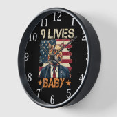 Horloge Trump 9 Vies Bébé (Angle)
