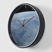 Horloge Une Bombe De Fumée Sur L'Afrique Tropicale Du Sud. (Angle)