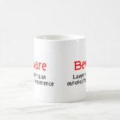 Hors de la tasse d'avocat d'expérience de café (Centre)