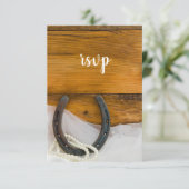 Horseshoe Pearls Country Barn Wedding Carte RSVP (Debout devant)