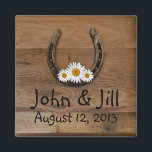 Horseshoe Wedding Favor Magnet<br><div class="desc">Ce fer à cheval Favor Magnet avec un fer à cheval et des marguerites est parfait pour les Mariages du pays ou de l'Ouest. Recherchez les invitations de mariage assorties,  les RSVP de réception et enregistrez les annonces de date.</div>
