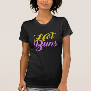 Hot bundels spelen op woorden met een dubbelzinnig t-shirt