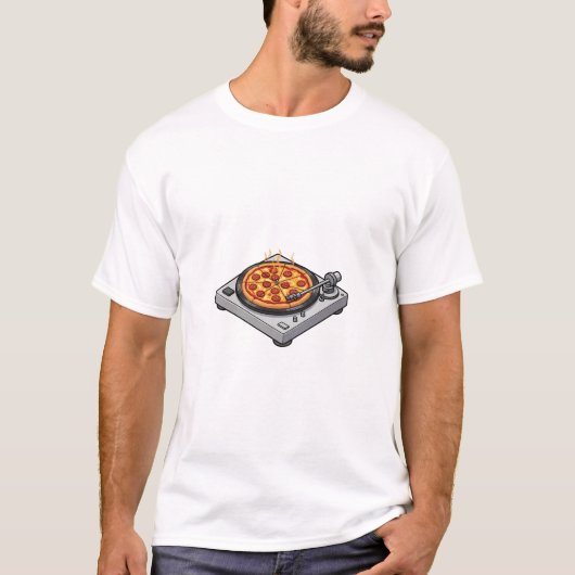 Hot Pepperoni Pizza Spinning on a Retro Turntable T-shirt (Voorkant)