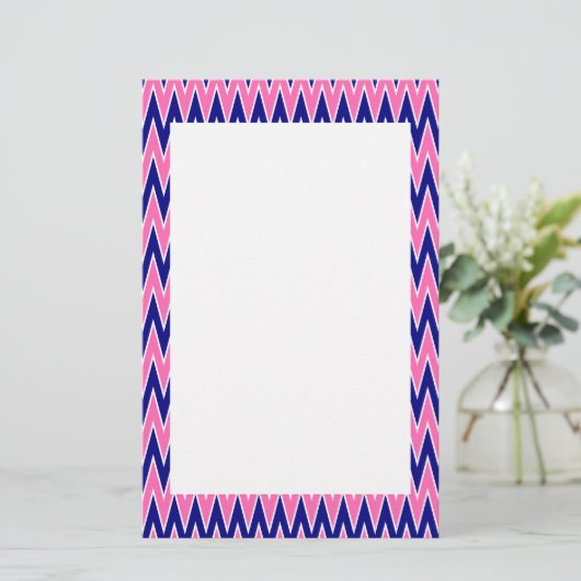 Hot Pink en Navy Blue Zigzag Pattern Briefpapier (Staand voorkant)