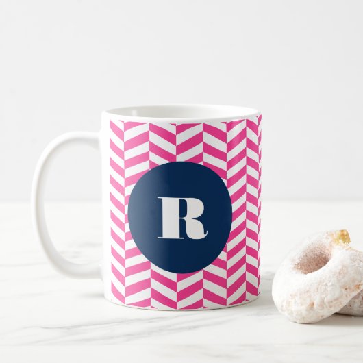 Hot Pink Herringbone Pattern Monogram Koffiemok (Met donut)