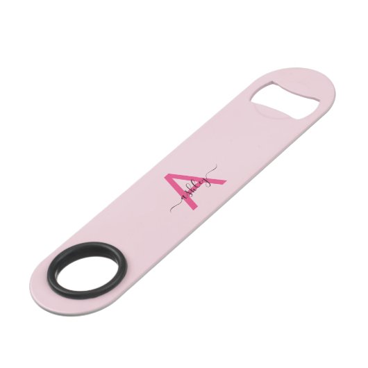 Hot Pink Modern Script Girly Monogram Naam Speed Flessenopener (Voorkant Gekanteld)