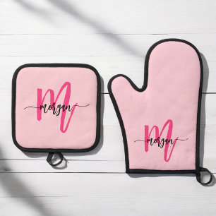 Hot Pink Monogram Meisje Keukenscript Ovenwant & Pannenlap Set