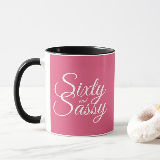 Hot Roze 60 en Sassy 60e Verjaardag Mok (Met donut)