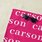 Hot-roze Eenvoudige, aangepaste herhalingsnaam Strandlaken (In situ)