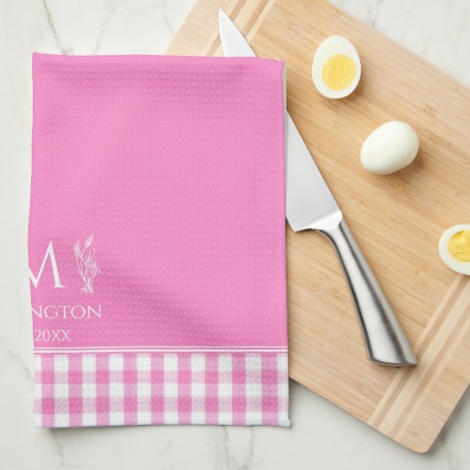 Hot Roze en Witte Gingham Aangepaste Naam Monogram Theedoek (Quarter Fold)