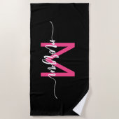 Hot Roze Zwart Modern Script Girly Monogram Naam Strandlaken (Voorkant)