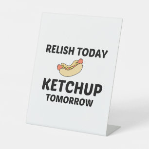 HOTDOG RELISH KETCHUP RECLAMEBORD MET VOETSTUK