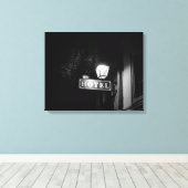  hotelbord, straatlicht en veel licht canvas afdruk (Insitu (Houten vloer))