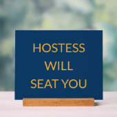 Hôtesse Bleue Élégante Vous Installera (Neutre)