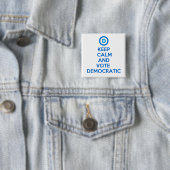 Hou rustig en stem democratisch vierkante button 5,1 cm (In situ)