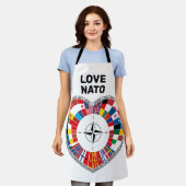 Hou van NAVO landen, met de NAVO Schort (Gedragen)