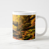 Houden Bridge en Creek in Herfst Extra Grote Mok (Rechts)