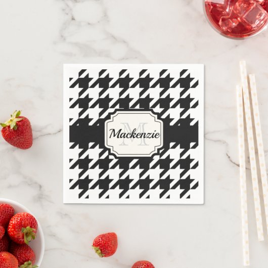 Houndstooth Pattern Servet (Insitu)