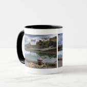 Houses en boten langs het water mok (Voorkant links)