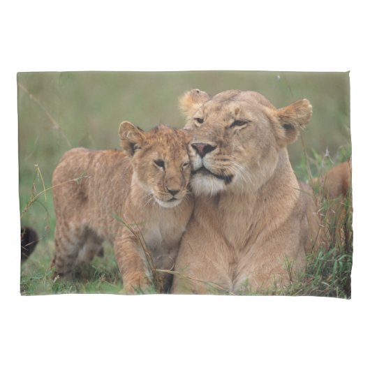 Housse D'oreillers Animaux de bébés cutest | Lion Cub & Mother (devant)