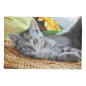 Housse D'oreillers Animaux de bébés cutest | Lounge Kitten (Dos)