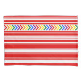 Housse D'oreillers Bright Pride Motif sur bande rouge et blanche (devant-gauche)