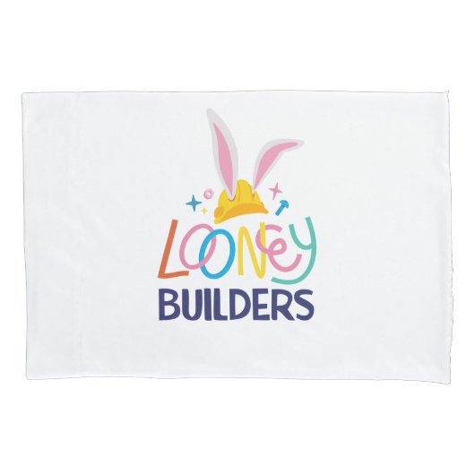 Housse D'oreillers BUGS BUNNY BUILDERS™| Hard Hat Stacked Logo (devant)
