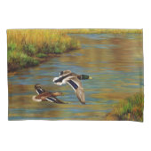 Housse D'oreillers Canards-Majards Survolant L'Étang (devant-gauche)