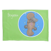 Housse D'oreillers Caricature de platypus bébé très heureuse (devant)