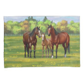 Housse D'oreillers Chevaux Du Quartier De La Baie Brown Dans Les Pâtu (devant-Droit)