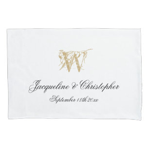 Housse D'oreillers Chic Blanc Or Monogramme + Noms Nouveau Mariage