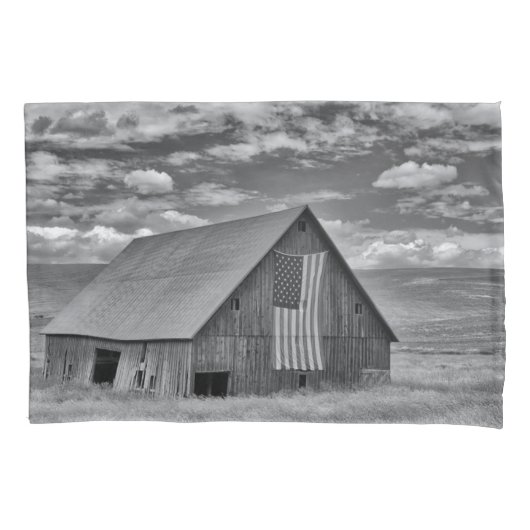 Housse D'oreillers Farms | BW American Flag Barn Scene (devant)