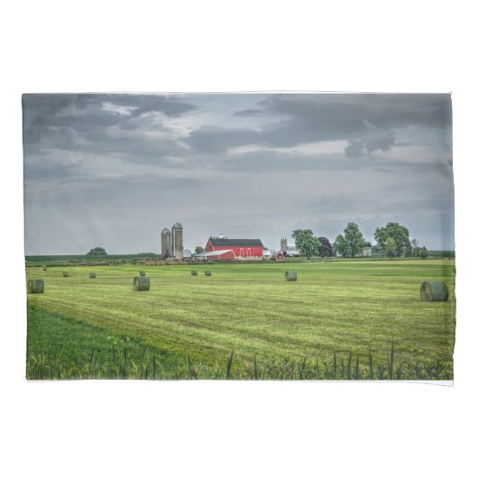 Housse D'oreillers Farms | Red Barn & Silo in Spring (devant)