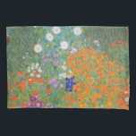 Housse D'oreillers Gustav Klimt Fleur Jardin Cottage Nature<br><div class="desc">Un beau tableau de jardin - c'est un tableau classique de Gustav Klimt,  appelé Cottage Garden,  ou Bauergarten,  1907,  qui est un gros plan d'un jardin fleuri,  un tableau floral coloré.</div>