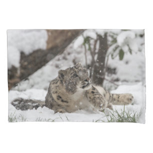 Housse D'oreillers Léopard de neige curieux dans la neige