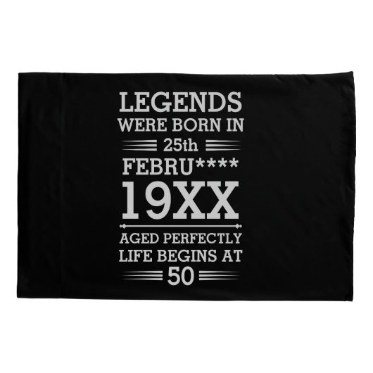 Housse D'oreillers Les légendes personnalisées sont nées à la date Mo (Dos)