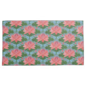 Housse D'oreillers Lys d'eau rose, libellules bleu pâle sur Blue (devant-Droit)