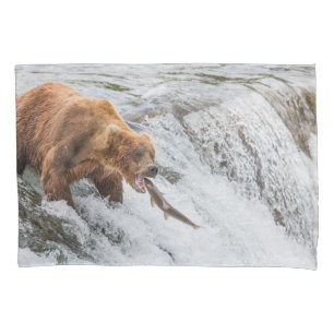 Housse D'oreillers Ours brun attrape un saumon rouge
