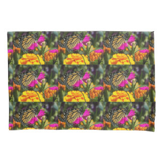 Housse D'oreillers Papillon monarque sur marigold rose