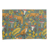 Housse D'oreillers Renard d'automne sur pin vert (devant-Droit)