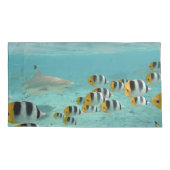 Housse D'oreillers Requin chassant des poissons dans la lagune (Dos-gauche)