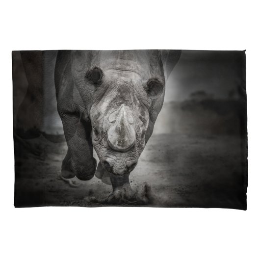 Housse D'oreillers Running Rhinoceros : Wild Animal Portrait. (devant)