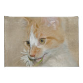 Housse D'oreillers Tabby Kitten avec une marguerite blanche (Dos-Droit)