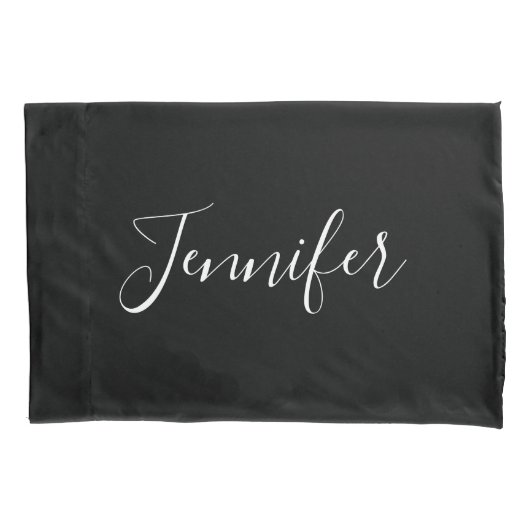 Housse D'oreillers Votre nom | Élégant script blanc sur noir (devant)