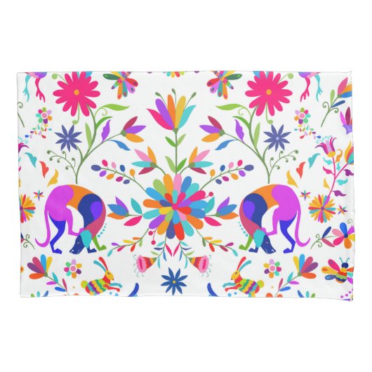 Housse D'oreillers Weims, Rabbits, & Birds Otomi styled pattern  (devant)