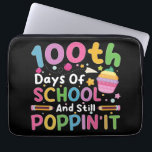 Housse Pour Ordinateur Portable 100 Jours D'École Et Toujours Poppin' Girl<br><div class="desc">100 Jours D'École Et Toujours Poppin' Unicorn Girl Pop It</div>
