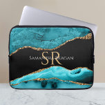 Housse Pour Ordinateur Portable Agate turquoise Noir et Or, do-it-yourself Nom et<br><div class="desc">Un design tendance de Turquoise,  noir et or Agate. Personnalisez votre nom,  vos initiales ou votre message en or et en blanc. Version 3.</div>