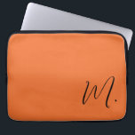 Housse Pour Ordinateur Portable Ajouter Votre Nom Monogramme Moderne Calligraphie<br><div class="desc">Ce style de simplicité est tout. Simple mais fait vraiment une belle déclaration professionnelle.</div>