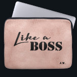 Housse Pour Ordinateur Portable Arrière - plan d'impression de Rosegold texte<br><div class="desc">Douille d'ordinateur portable " comme patron" avec un arrière - plan imprimé de rosegold.  Personnalisez les initiales utilisant l'outil de Zazzle.</div>