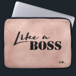 Housse Pour Ordinateur Portable Arrière - plan d'impression de Rosegold texte<br><div class="desc">Douille d'ordinateur portable " comme patron" avec un arrière - plan imprimé de rosegold.  Personnalisez les initiales utilisant l'outil de Zazzle.</div>